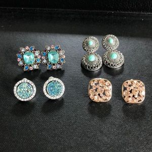 4 pairs of stud earrings